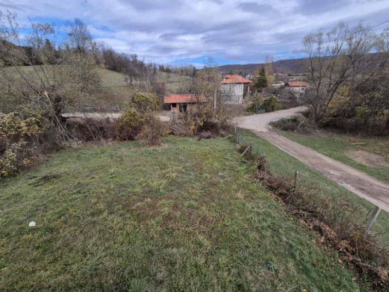 Продава КЪЩА, с. Лакатник, област София област, снимка 3 - Къщи - 52606761