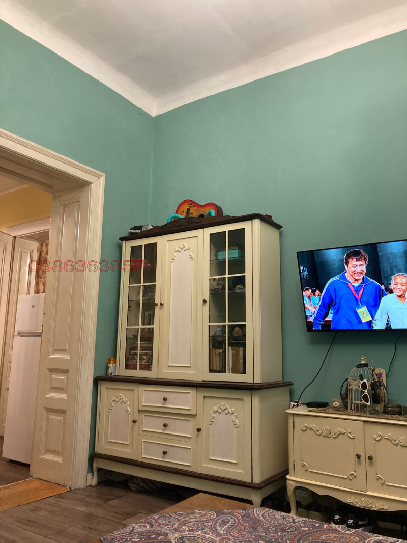 Продава ЕТАЖ ОТ КЪЩА, гр. Русе, Център, снимка 6 - Етаж от къща - 52779657