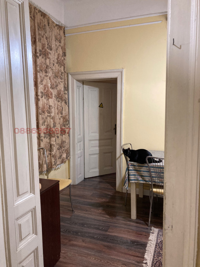 Продава ЕТАЖ ОТ КЪЩА, гр. Русе, Център, снимка 9 - Етаж от къща - 52779657