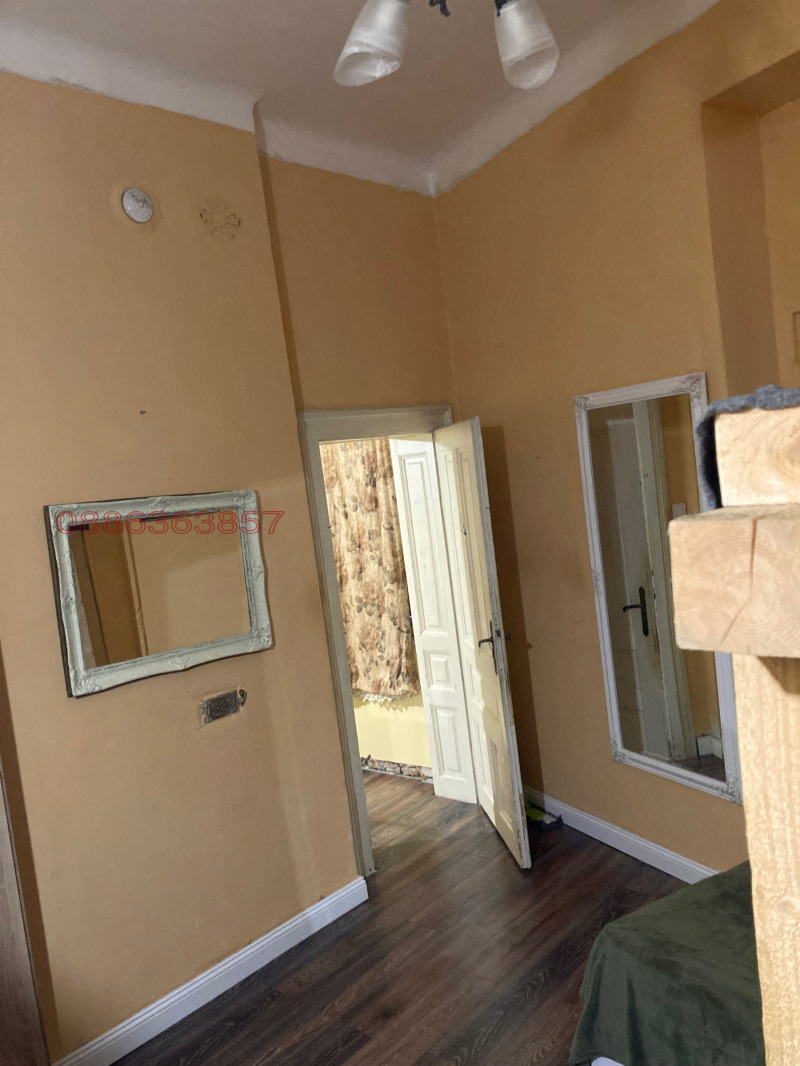 Продава ЕТАЖ ОТ КЪЩА, гр. Русе, Център, снимка 10 - Етаж от къща - 52779657