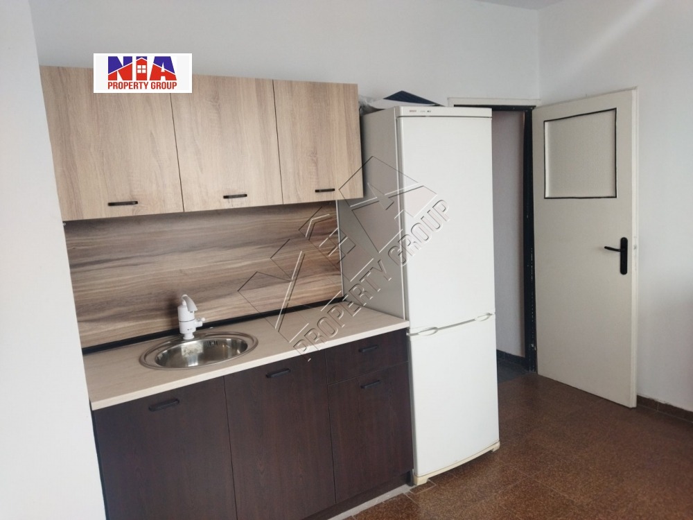 Продава МНОГОСТАЕН, гр. Бургас, Възраждане, снимка 2 - Апартаменти - 53997228