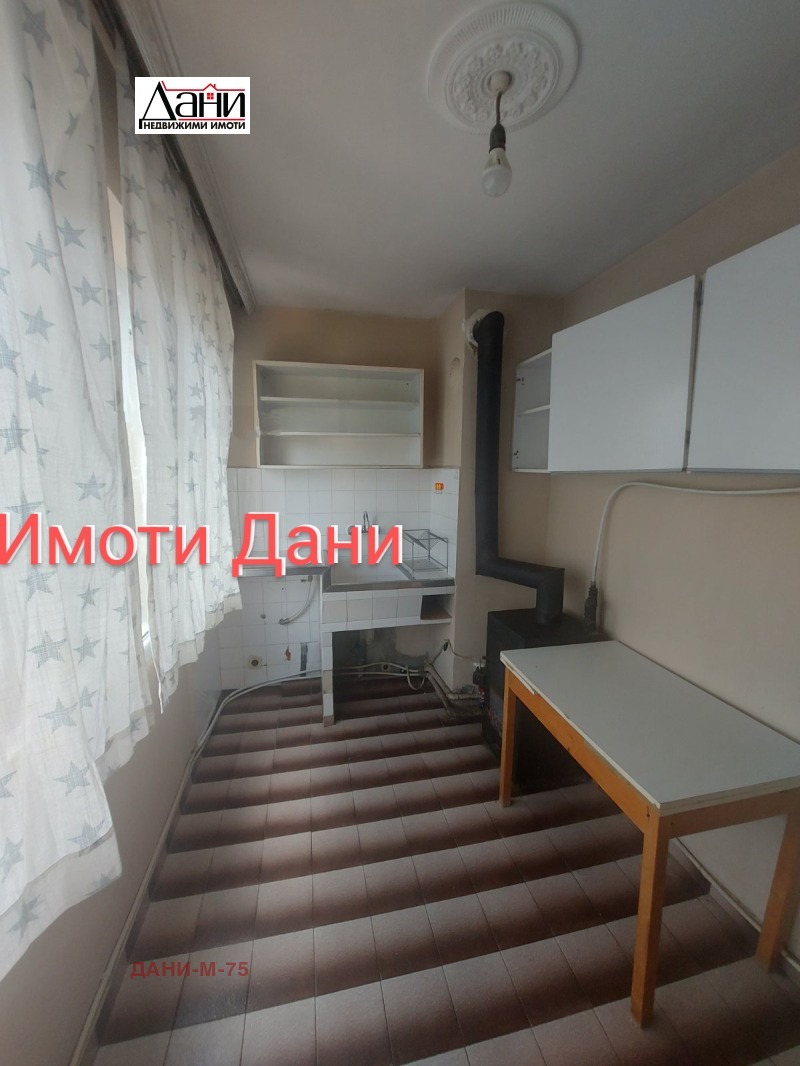 Продава  2-стаен град Шумен , Тракия , 63 кв.м | 72966345 - изображение [5]