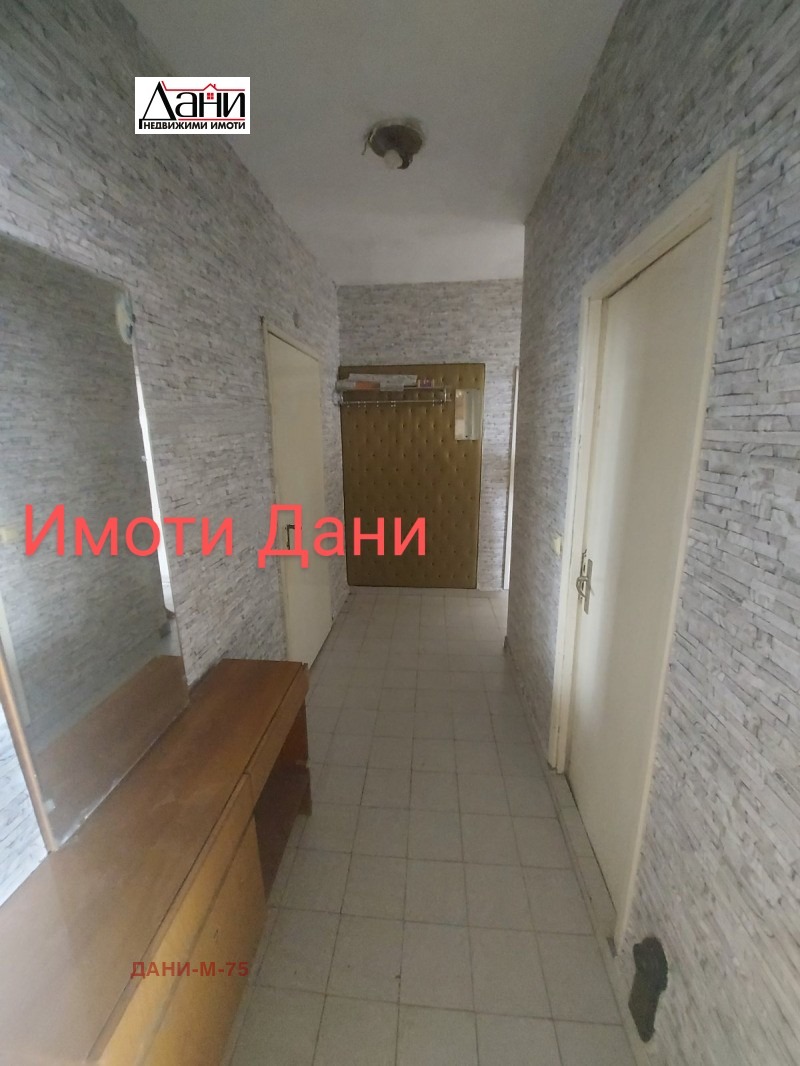 Продава  2-стаен град Шумен , Тракия , 63 кв.м | 72966345 - изображение [2]