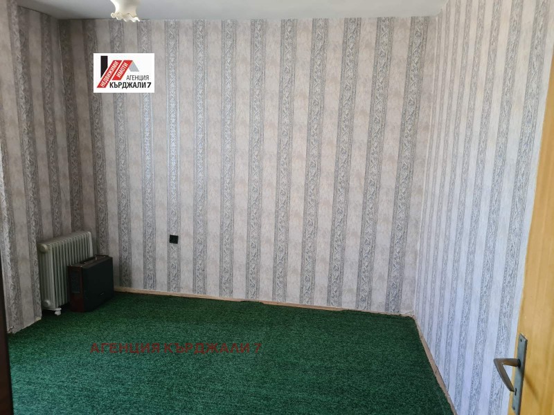 Na sprzedaż  3 sypialnie Kardżali , Centar , 87 mkw | 74760014 - obraz [3]