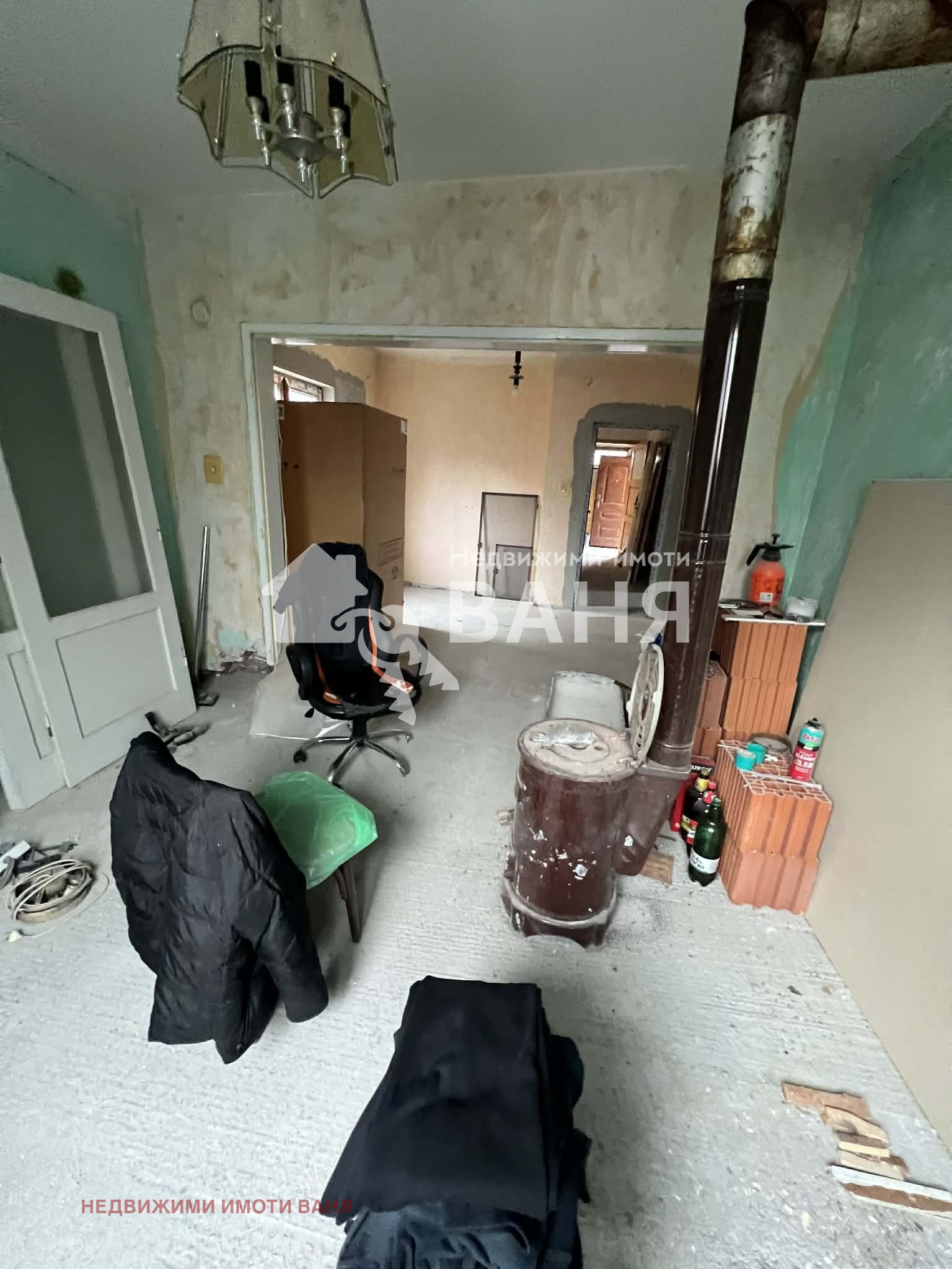 Продава ЕТАЖ ОТ КЪЩА, гр. Карлово, област Пловдив, снимка 3 - Етаж от къща - 53959112