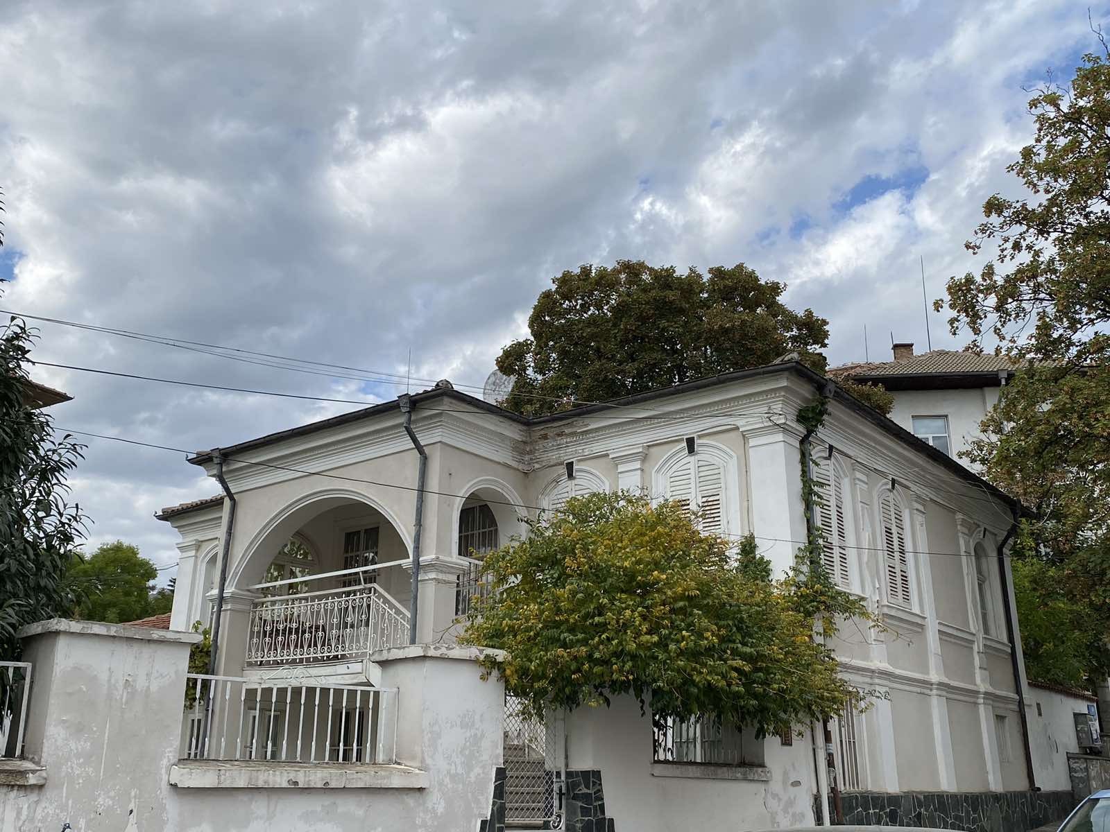 Продава КЪЩА, гр. Карлово, област Пловдив, снимка 2 - Къщи - 47547999