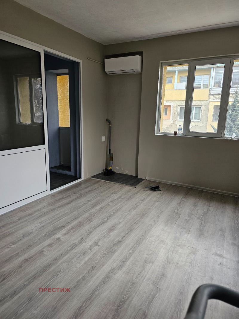 Продава  1-стаен, град Перник, Център • 80 000 EUR • ID 38408427 — holmes.bg - [1] 
