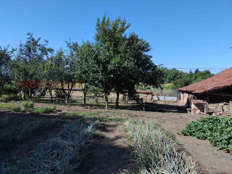 Продава ПАРЦЕЛ, с. Дойренци, област Ловеч