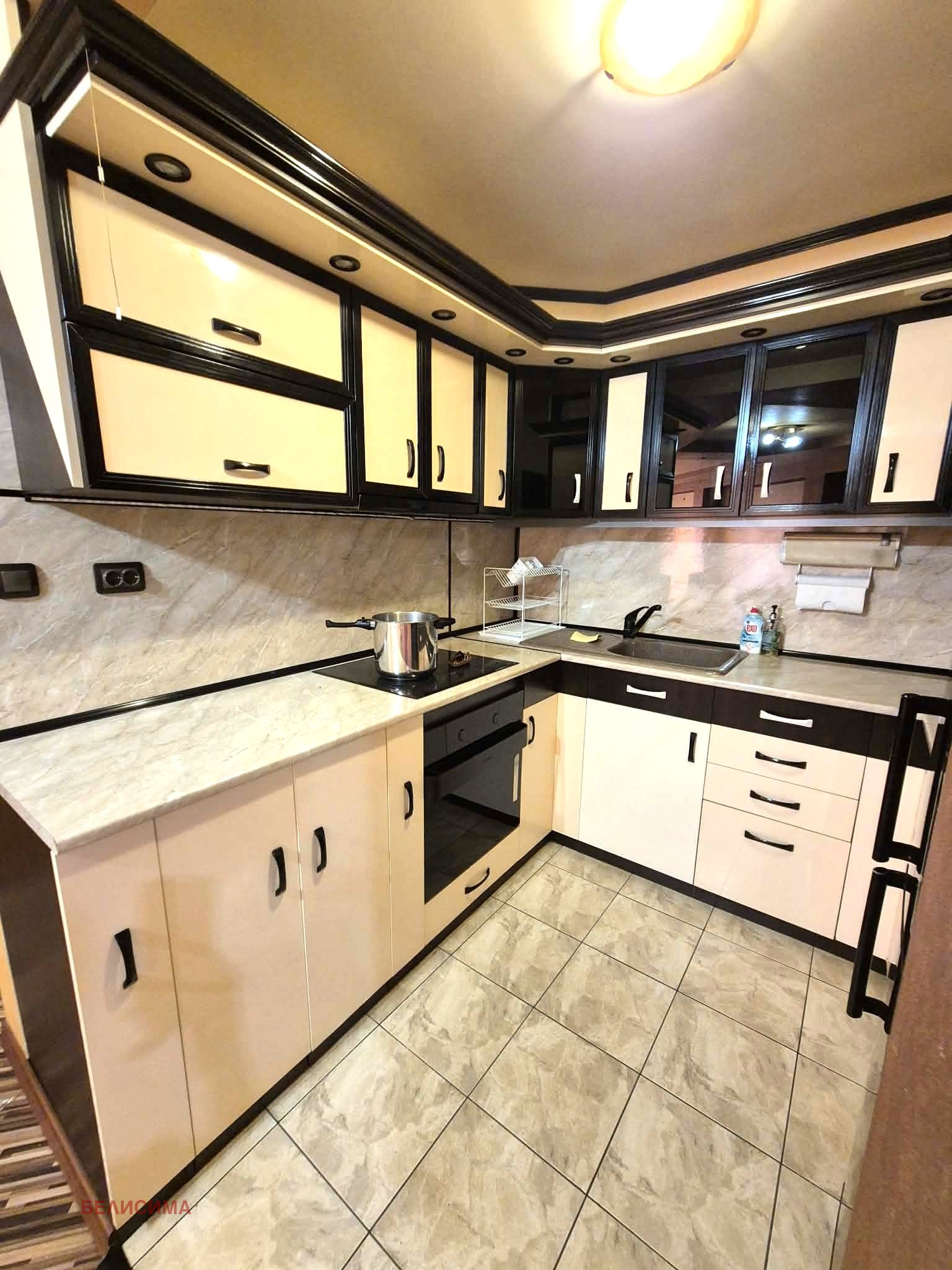 Продава 3-СТАЕН, гр. Шумен, Център, снимка 3 - Апартаменти - 55744733