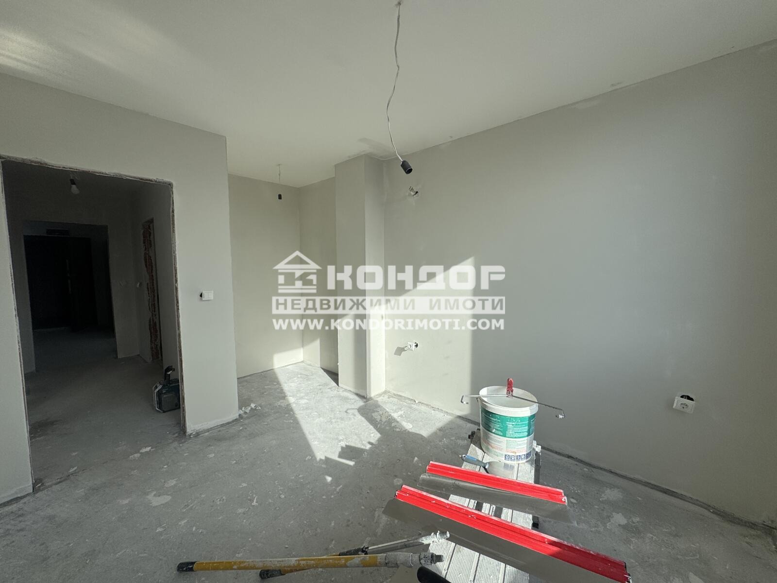 Продава МНОГОСТАЕН, гр. Пловдив, Остромила, снимка 2 - Апартаменти - 52664078