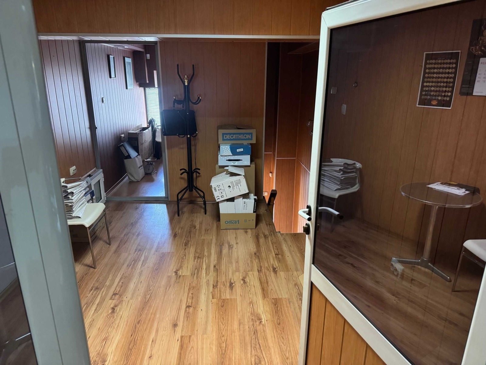 Продава МАГАЗИН, гр. София, Оборище, снимка 2 - Магазини - 47461261