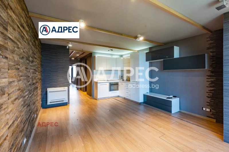 Продава  2-стаен, град Варна, Гръцка махала •  254 900 € • ID 85453194 — holmes.bg - [1] 