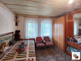 House Draganovo, region Veliko Tarnovo 9