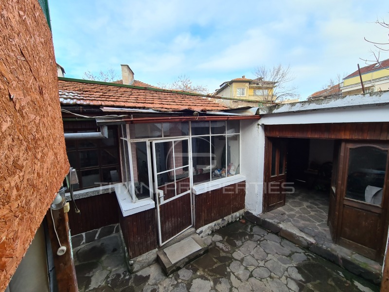 Продава  Къща град Пловдив , Кършияка , 140 кв.м | 70890723