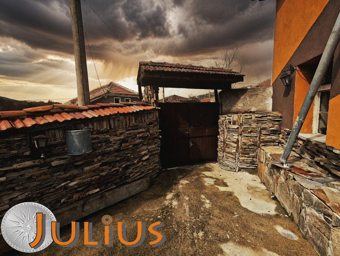 Продава КЪЩА, гр. Карлово, област Пловдив, снимка 5 - Къщи - 53650369