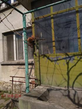 Продажба на имоти в гр. Костенец, област София - изображение 4 