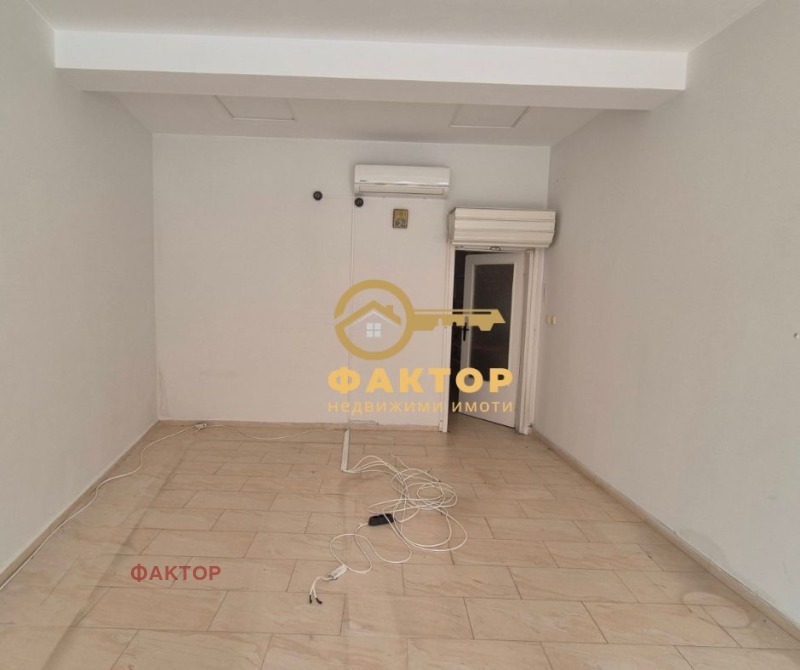 Προς πώληση  Κατάστημα περιοχή Plovdiv , Περυτστητσα , 45 τ.μ | 82003660 - εικόνα [2]