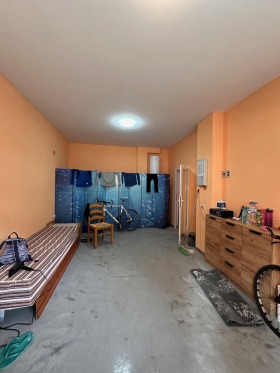 1 quarto Kiutchuk Parij, Plovdiv 1