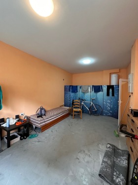 1 quarto Kiutchuk Parij, Plovdiv 2