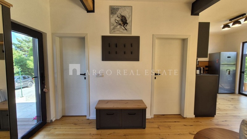 Продава КЪЩА, гр. София, с. Бистрица, снимка 2 - Къщи - 51918574