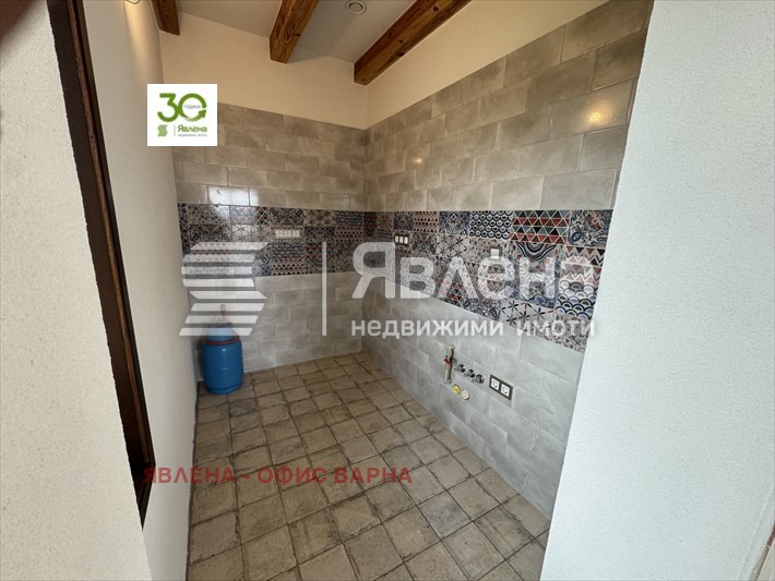 Продава КЪЩА, с. Средни колиби, област Велико Търново, снимка 8 - Къщи - 55906297