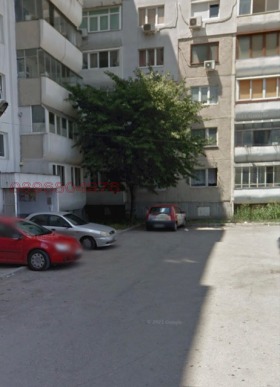 2 quartos Estádio Spartak, Varna