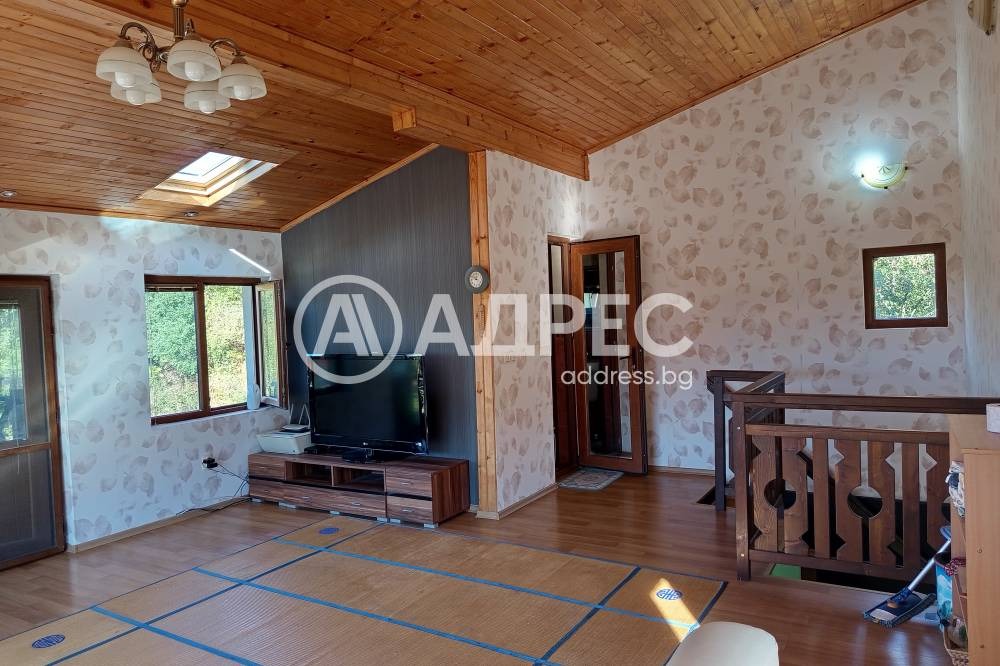 Продава КЪЩА, с. Осоица, област София област, снимка 14 - Къщи - 56125785