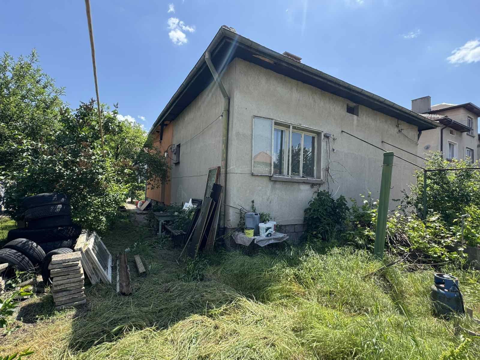 Продава КЪЩА, гр. София, Враждебна