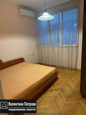 1 chambre Chirok tsentar, Rouse 6