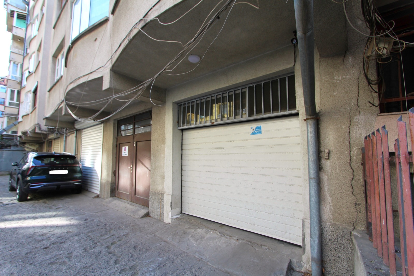 Продава ГАРАЖ, ПАРКОМЯСТО, гр. София, Оборище, снимка 4 - Гаражи и паркоместа - 54320268