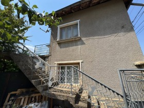 Продава етаж от къща град Монтана Мала Кутловица - [1] 