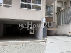 Cochera Vazrazhdane 1, Varna 1