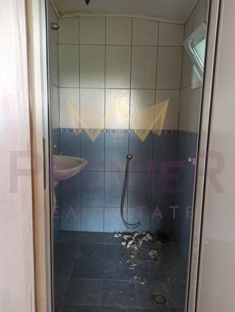 Продава КЪЩА, с. Батово, област Добрич, снимка 8 - Къщи - 52398916