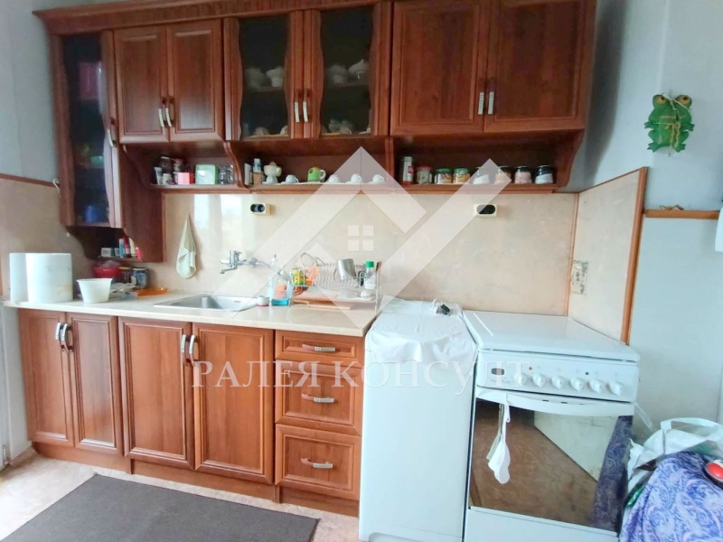 Продава 3-СТАЕН в град Пловдив, Кючук Париж - 85 кв.м / 119 500 € » 233 721.69 лв., РАЛЕЯ КОНСУЛТ