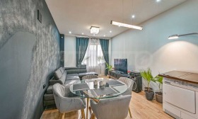 3-стаен град Перник, Рено