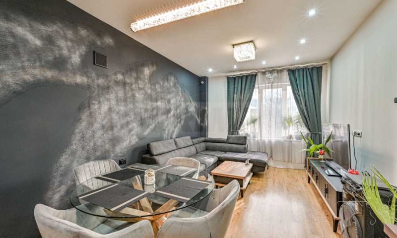 Продава  3-стаен град Перник , Рено , 71 кв.м | 89422103 - изображение [2]