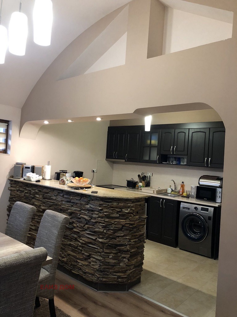 Продава КЪЩА, гр. Варна, м-т Горна Трака, снимка 2 - Къщи - 54038460