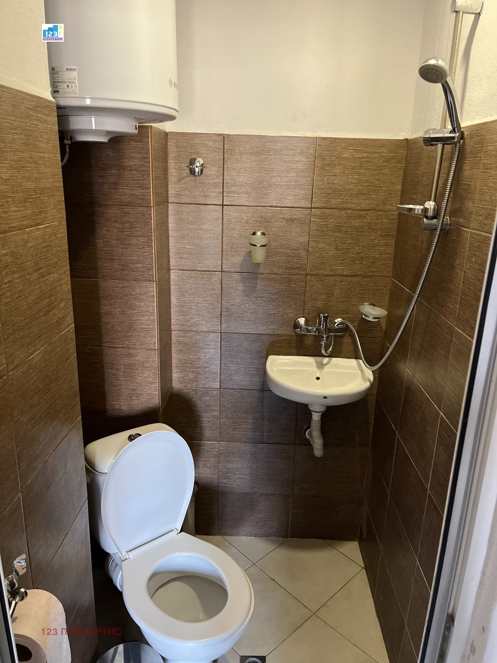 Продава ЕТАЖ ОТ КЪЩА, гр. Кюстендил, Център, снимка 11 - Етаж от къща - 54350975