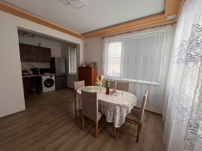 Продава ЕТАЖ ОТ КЪЩА в област Шумен, гр. Нови пазар - 80 кв.м / 128 000 € » 250 346.24 лв., АДРЕС НЕДВИЖИМИ ИМОТИ - КАНТОРА ШУМЕН