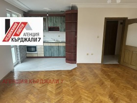 МНОГОСТАЕН, 111 m2