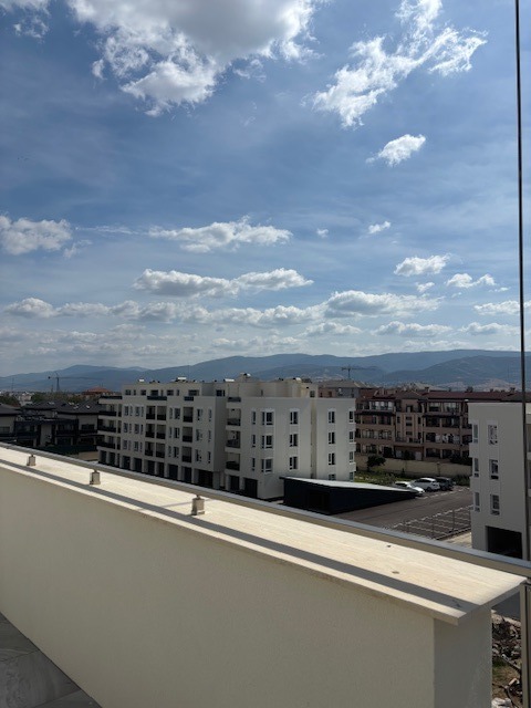 Te koop  3+ slaapkamer Plovdiv , Ostromila , 232 m² | 45424487