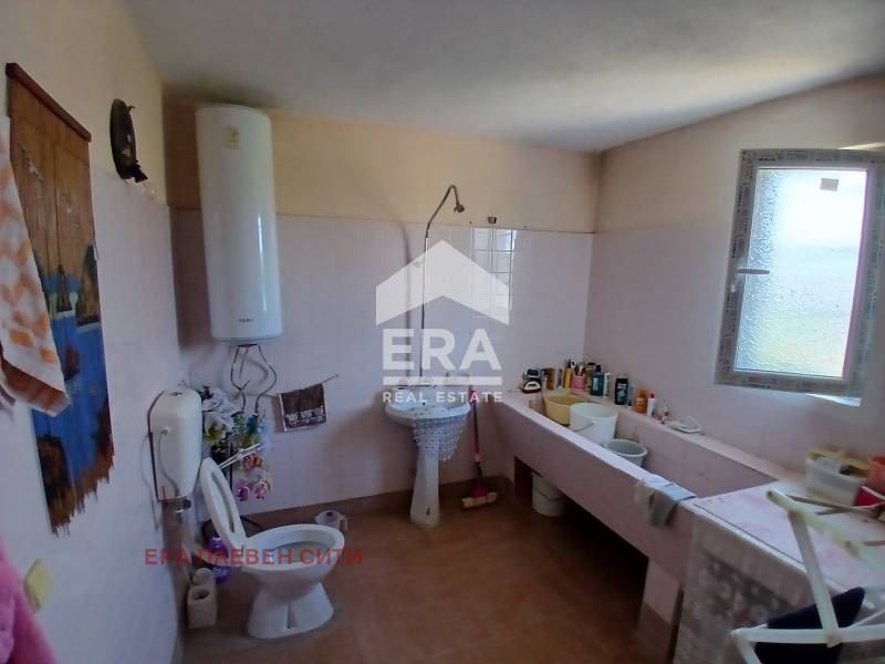 Продава КЪЩА, гр. Долни Дъбник, област Плевен, снимка 10 - Къщи - 52197402