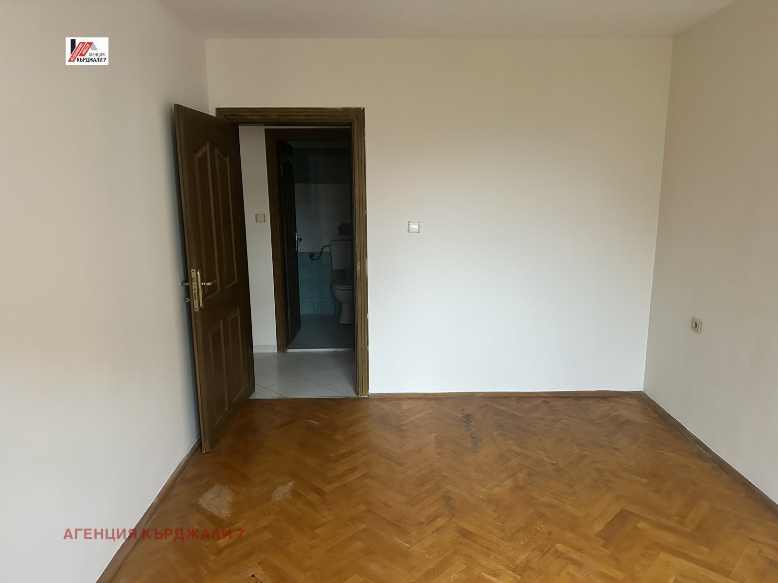 Продава МНОГОСТАЕН, гр. Кърджали, Център, снимка 5 - Апартаменти - 54735027