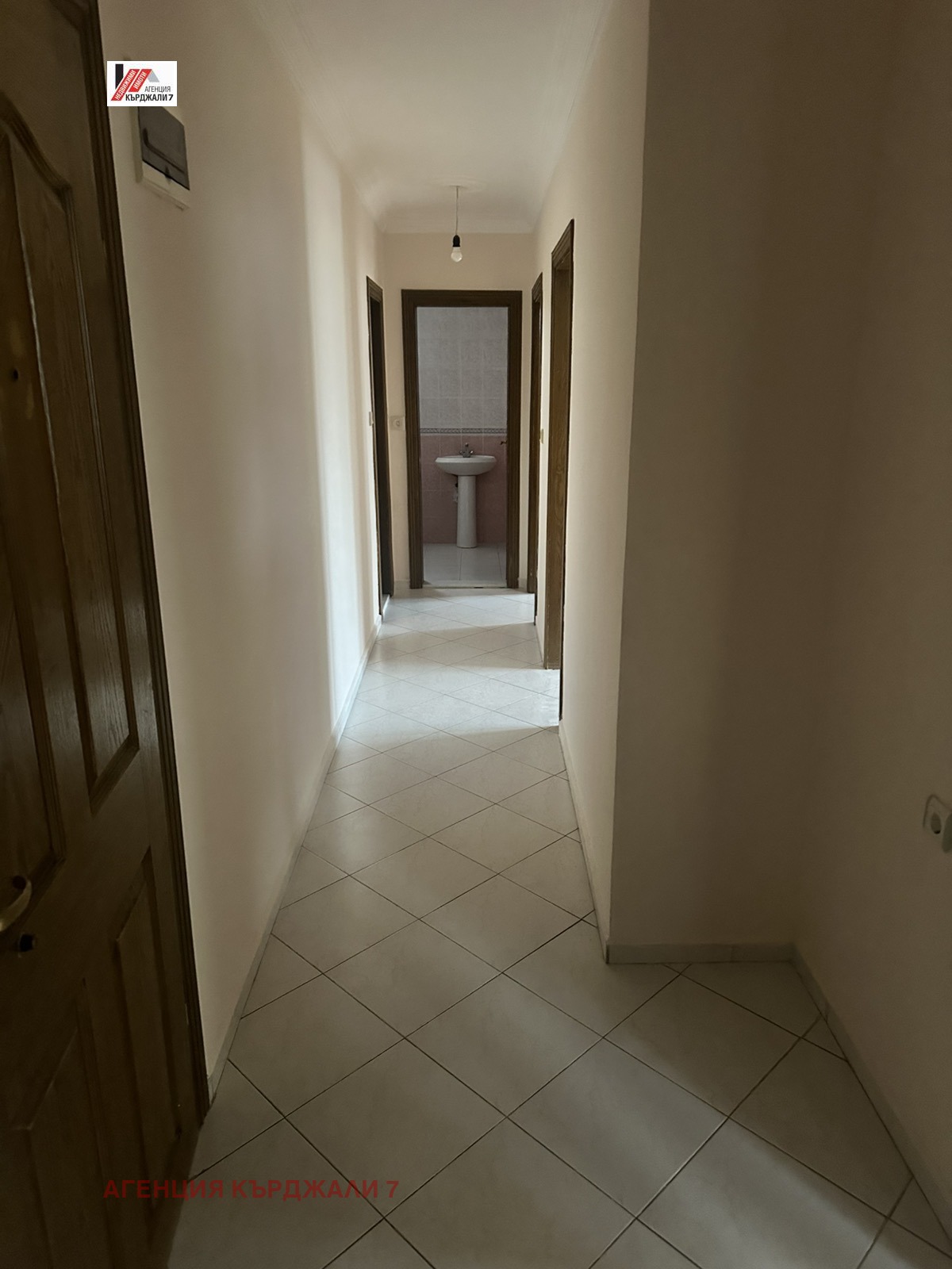 Продава МНОГОСТАЕН, гр. Кърджали, Център, снимка 13 - Апартаменти - 54735027