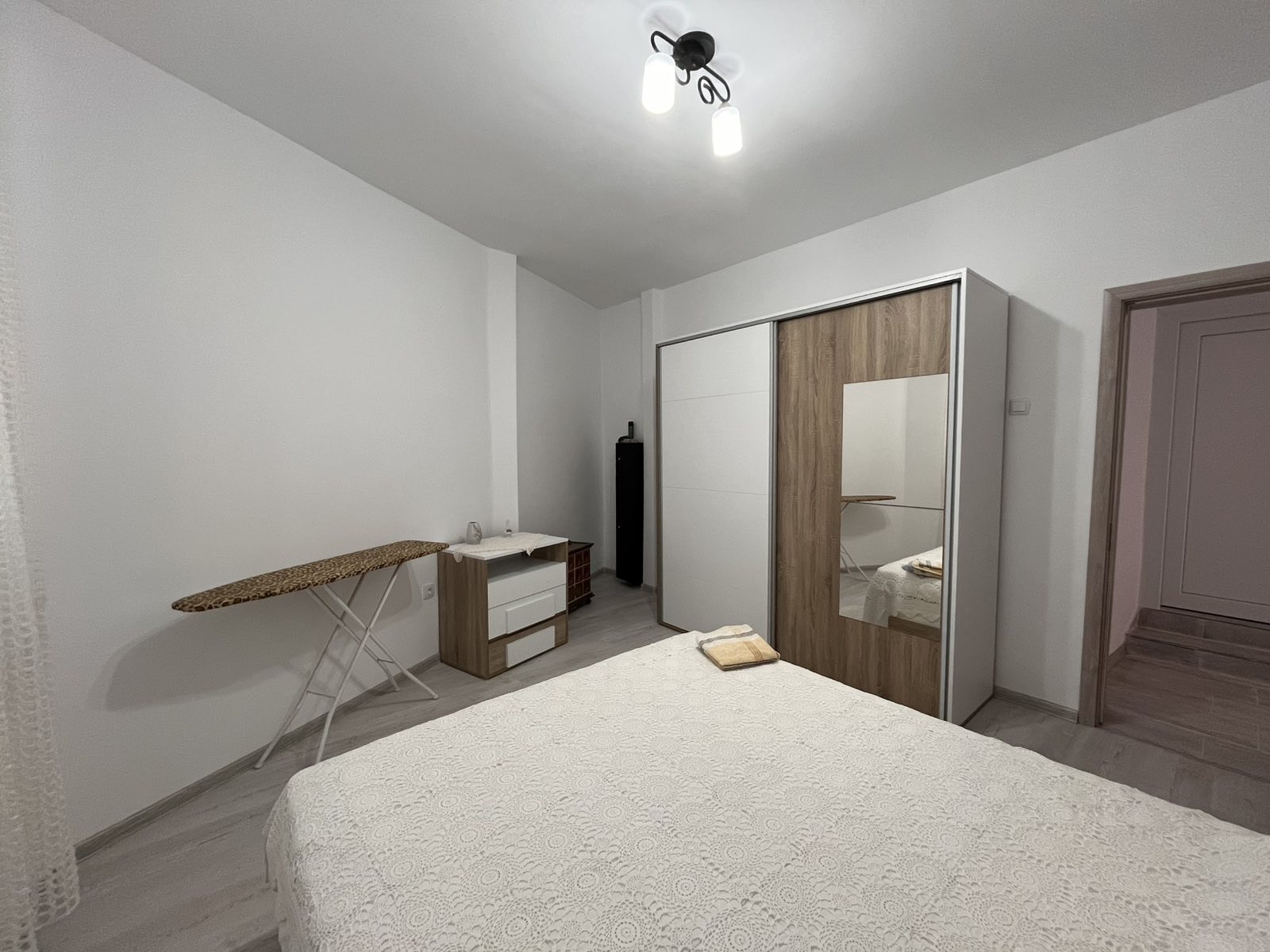 Продава ЕТАЖ ОТ КЪЩА, гр. Нови пазар, област Шумен, снимка 7 - Етаж от къща - 53914306