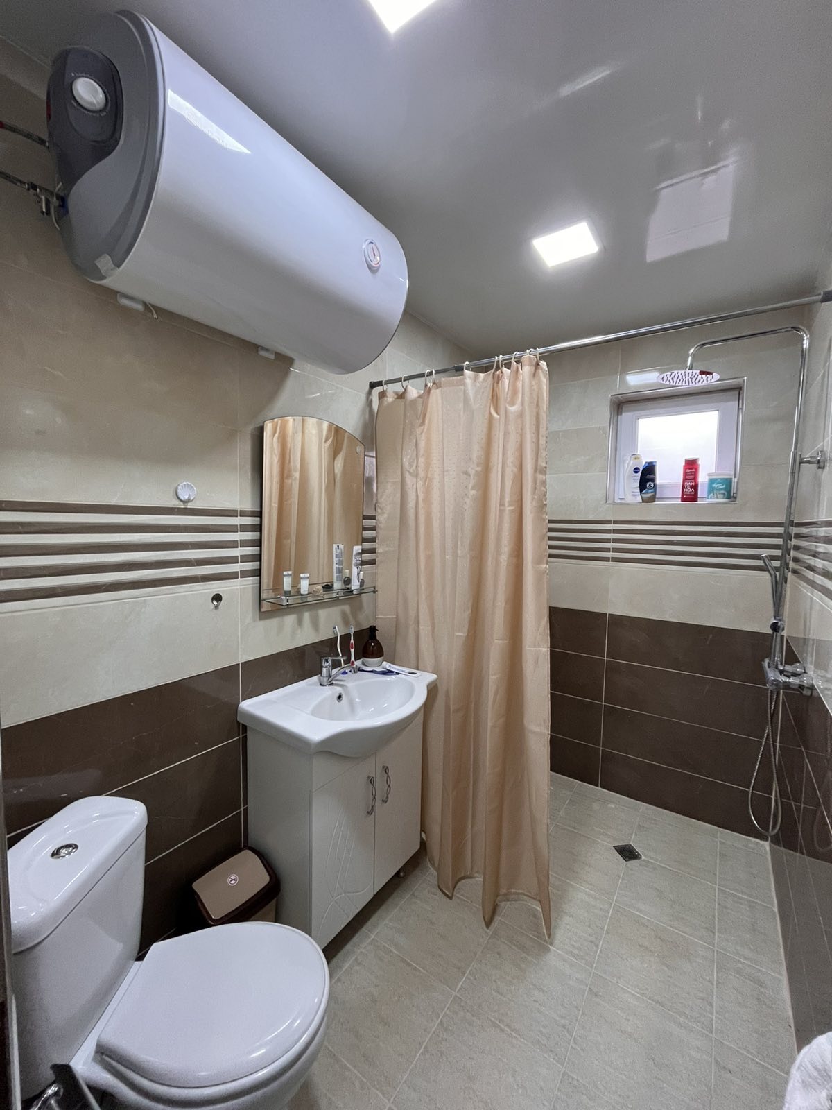 Продава ЕТАЖ ОТ КЪЩА, гр. Нови пазар, област Шумен, снимка 4 - Етаж от къща - 53914306