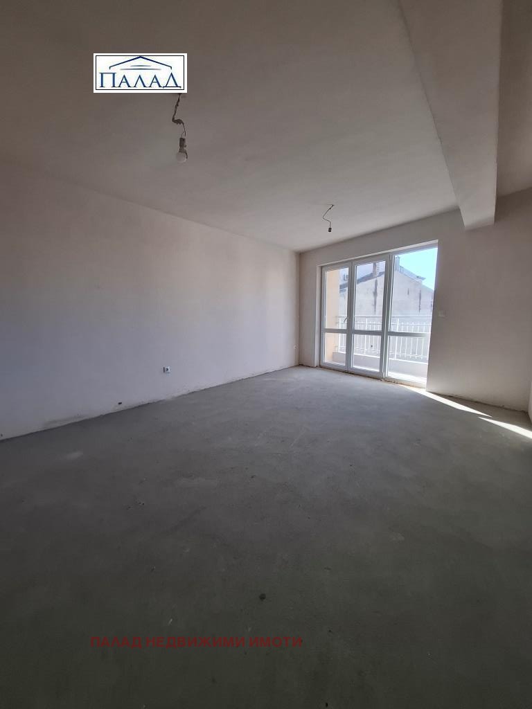 Продава  3-стаен град Варна , Погреби , 100 кв.м | 81418942