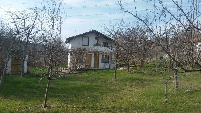 Продава КЪЩА, с. Кременик, област Кюстендил