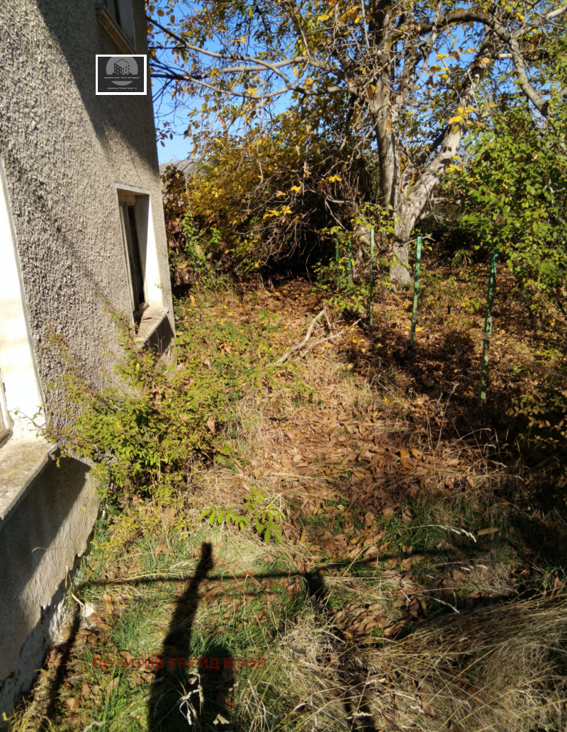 Продава КЪЩА, с. Крайници, област Кюстендил, снимка 2 - Къщи - 52256585