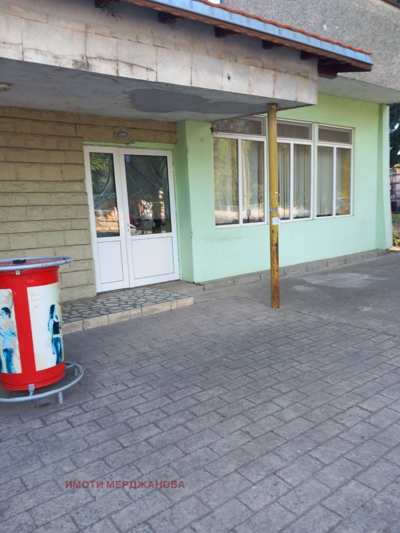 Продава ЗАВЕДЕНИЕ в област Сливен, с. Млекарево - 2188 кв.м / 107 000 € » 209 273.81 лв., ИМОТИ МЕРДЖАНОВА